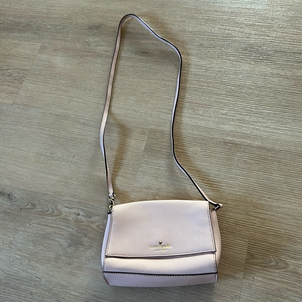 Kate Spade Crossbody purse - light pink with gold logo​